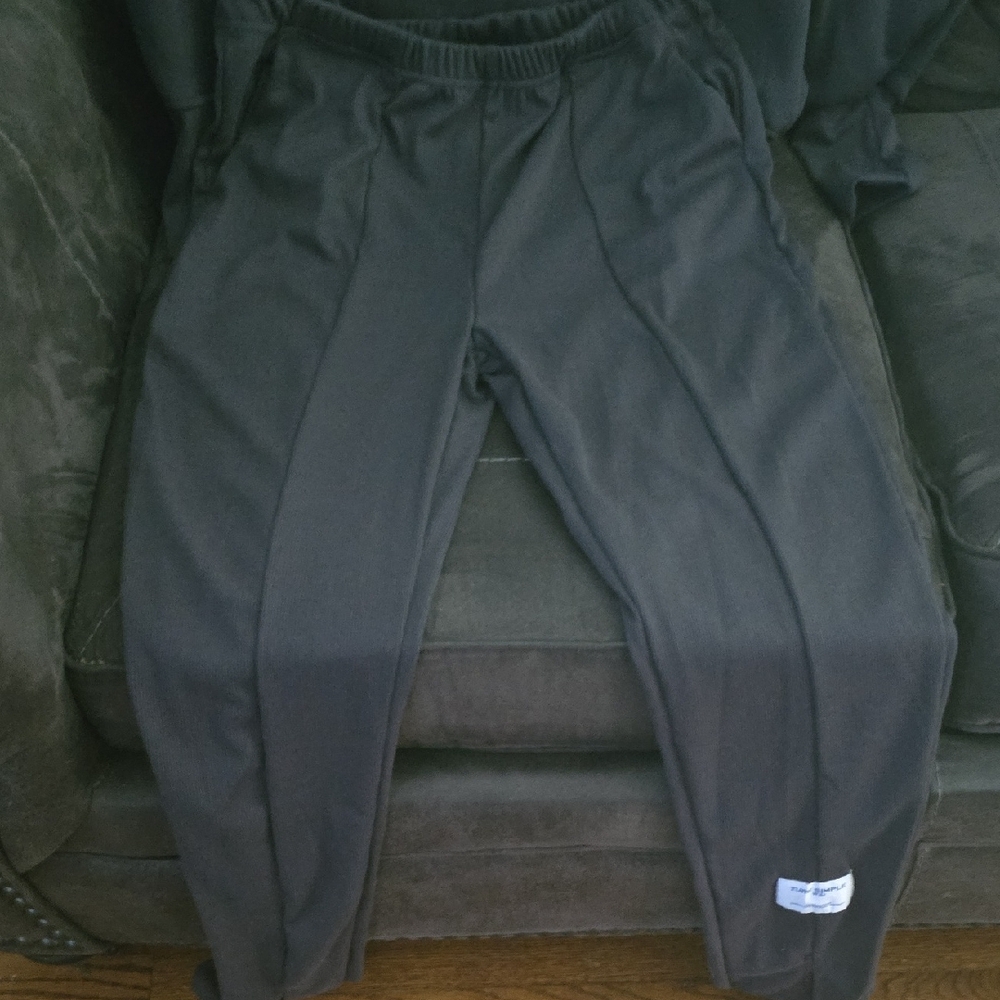 Simple Gray Ribbed Fabric - Picture 8 of 8
